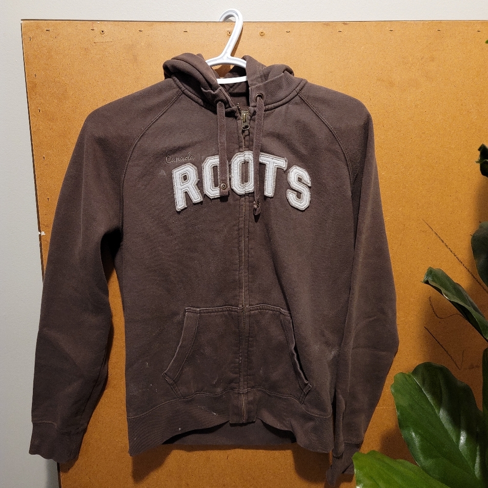 Roots sweater